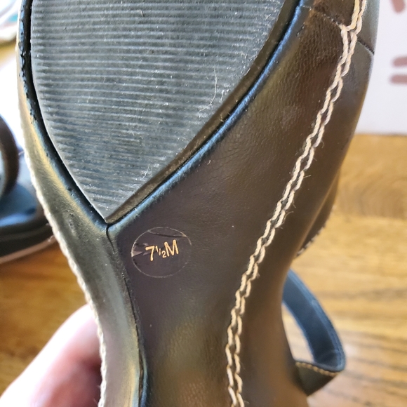 Gianni Bini Black Wedge Sandals - Picture 12 of 14